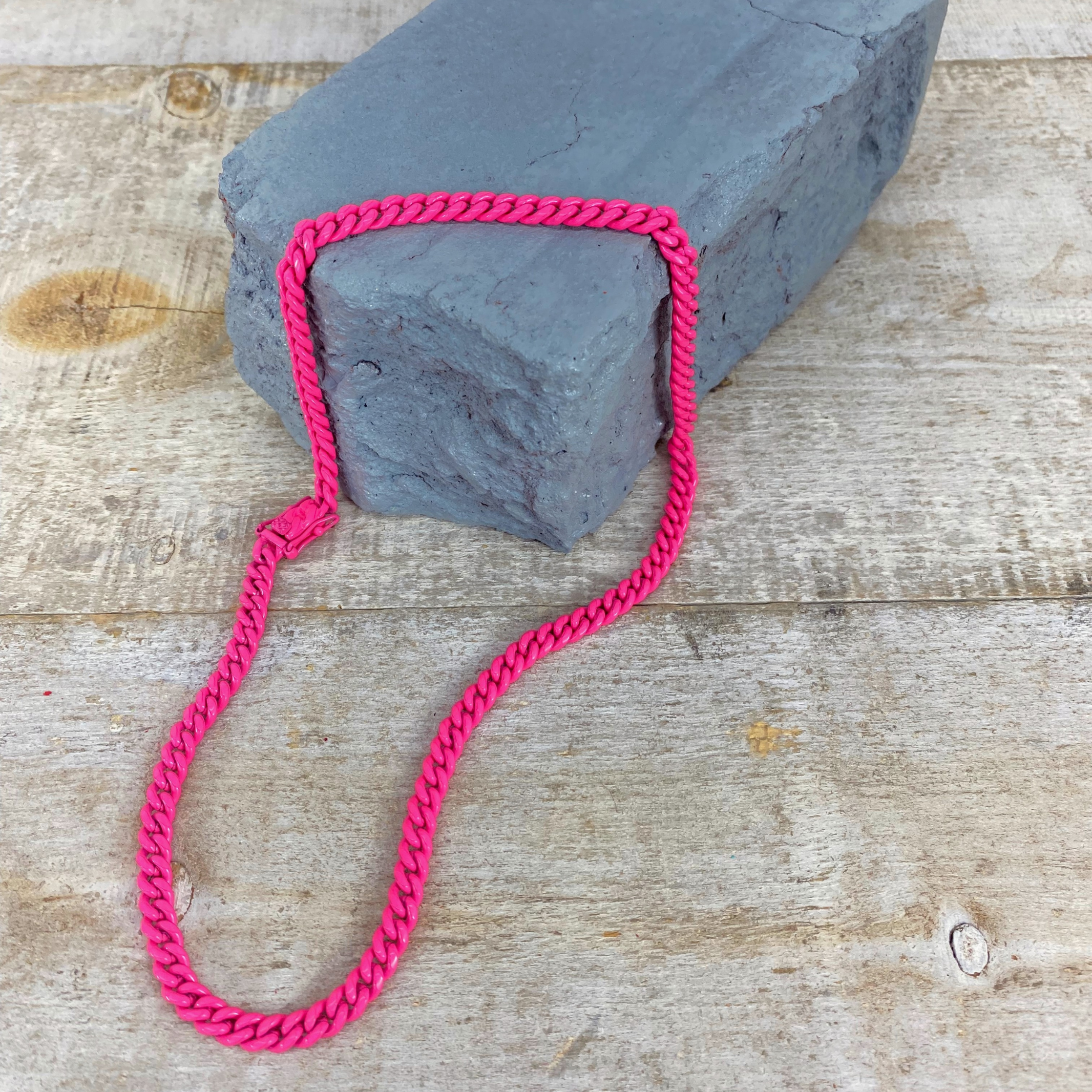 BUBBLEGUM CHAIN