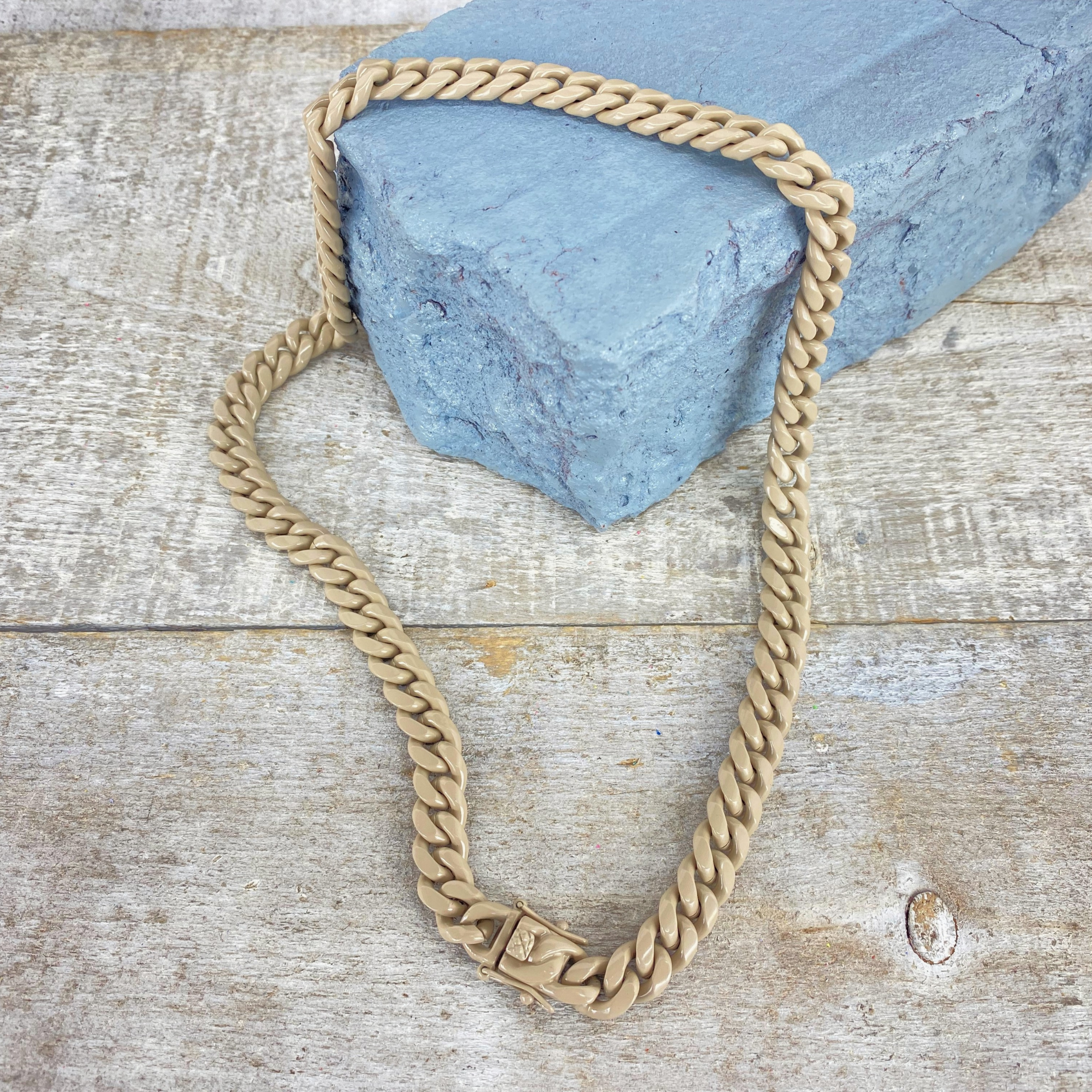 LATTE CHAIN