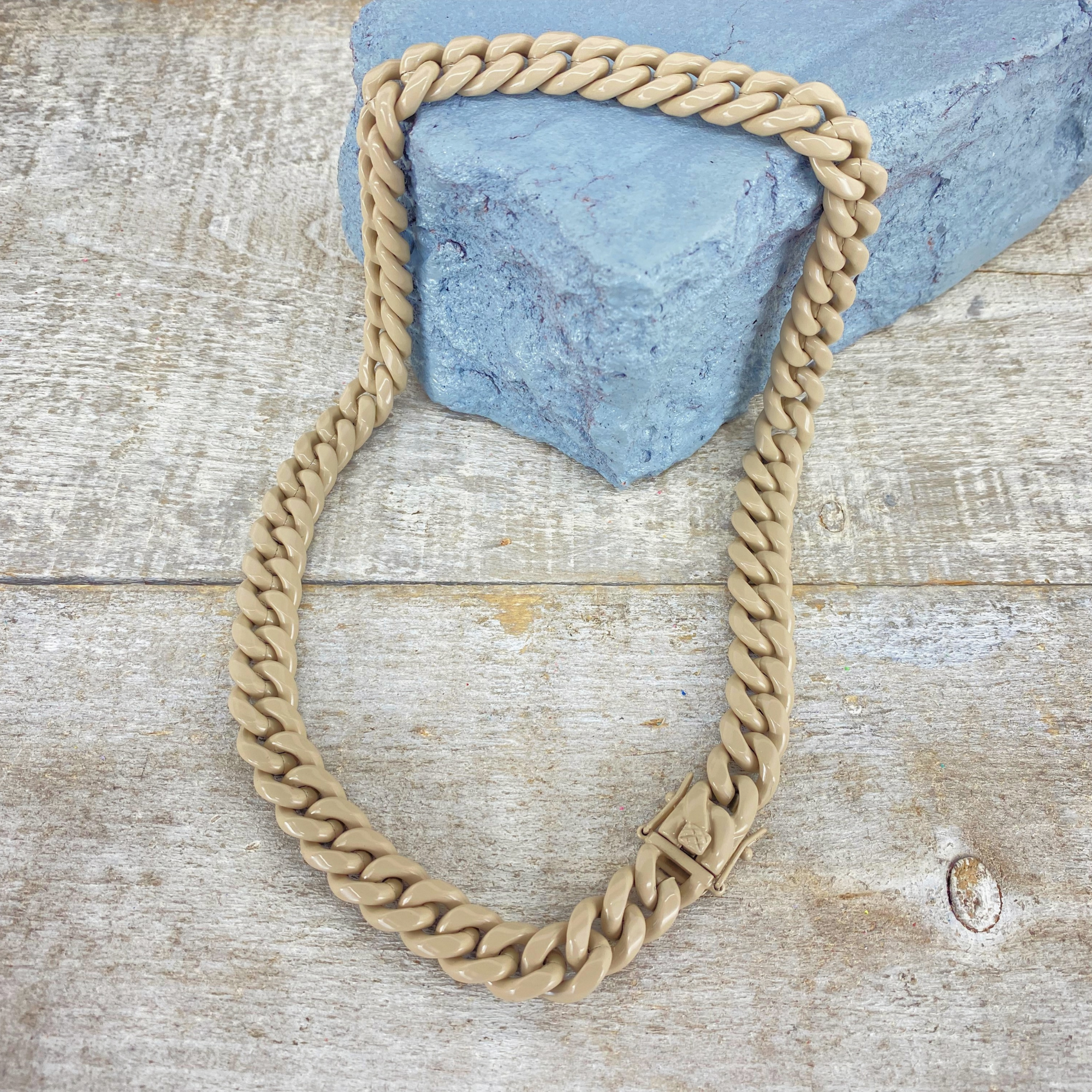 LATTE CHAIN
