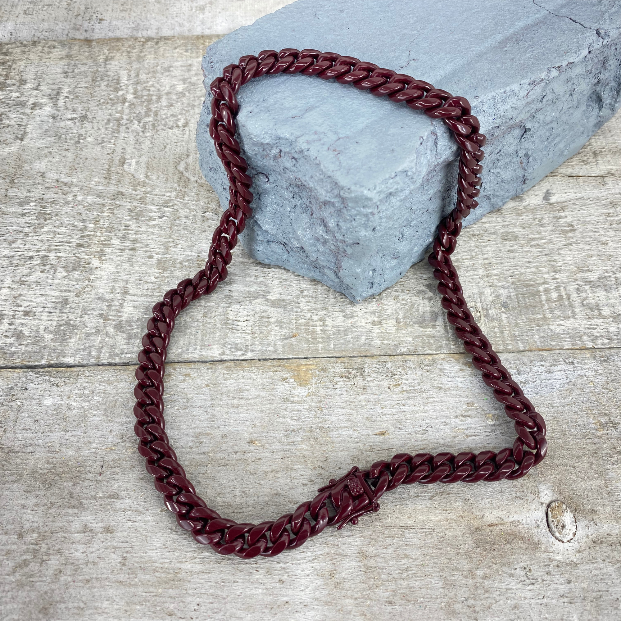 MERLOT CHAIN